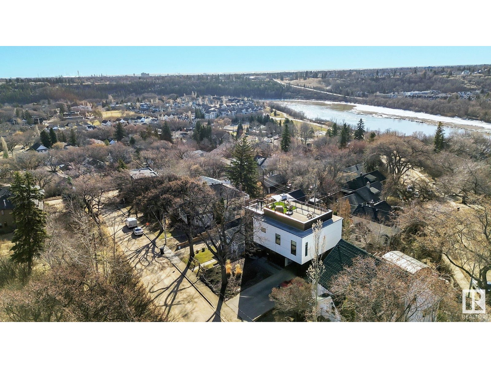 9457 100A AV NW
