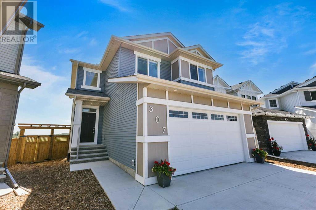 307 Monterey Place SE