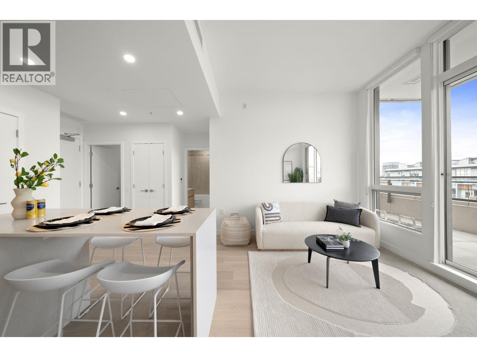 504 5212 CAMBIE STREET