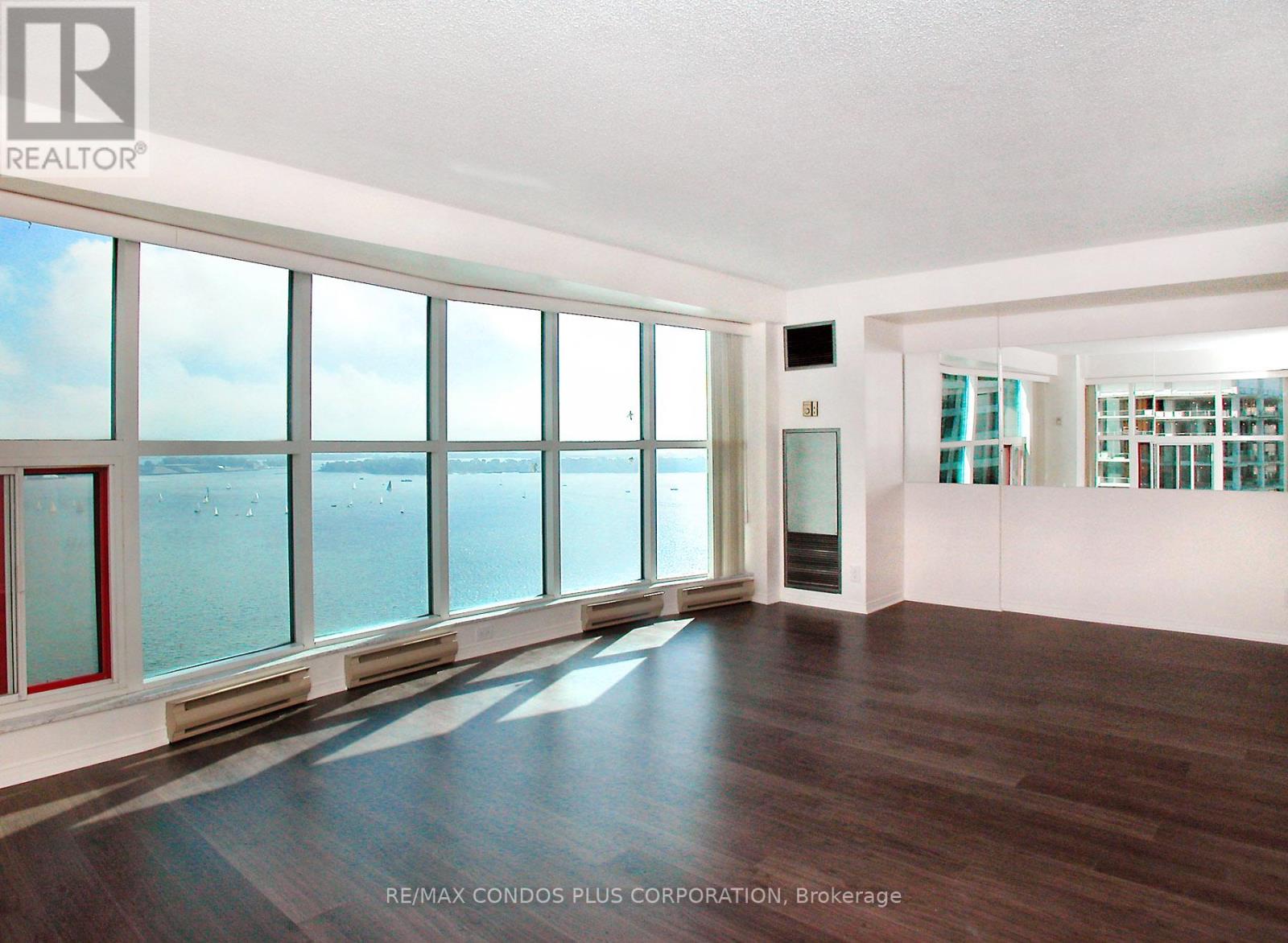 2702 - 99 HARBOUR SQUARE