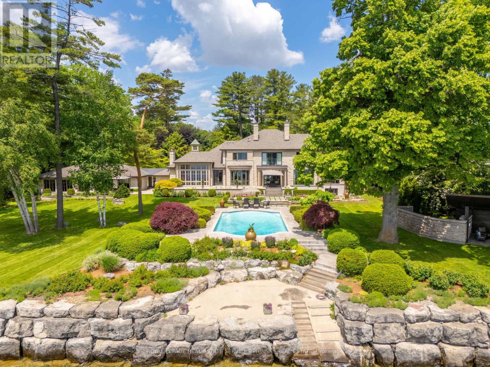 35 BRENTWOOD ROAD