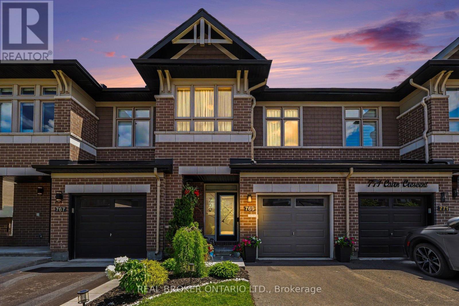 769 CAIRN CRESCENT