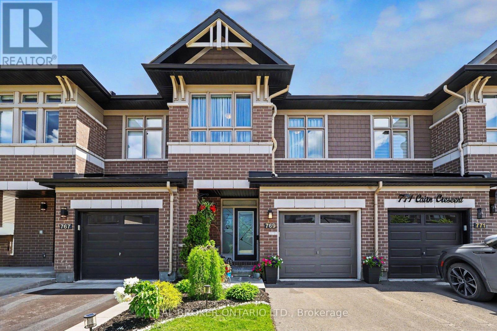 769 CAIRN CRESCENT