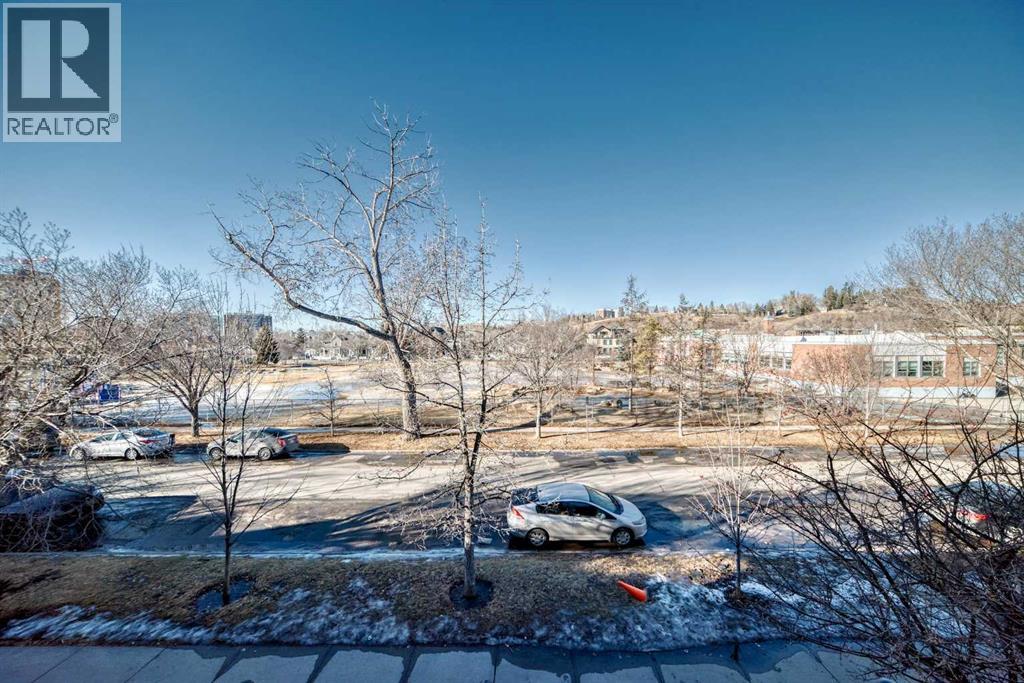 302, 823 1 Avenue NW