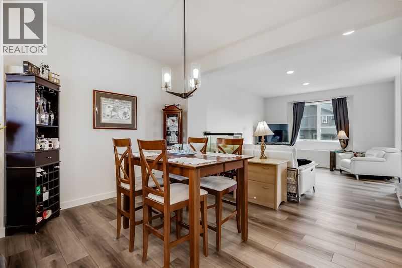 100 Langwell Common SE