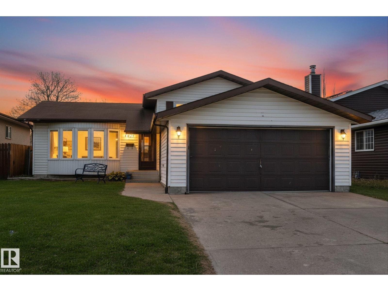 4627 10A AV NW