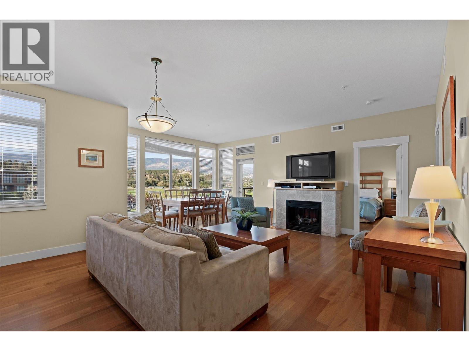 4205 Gellatly Road Unit# 301