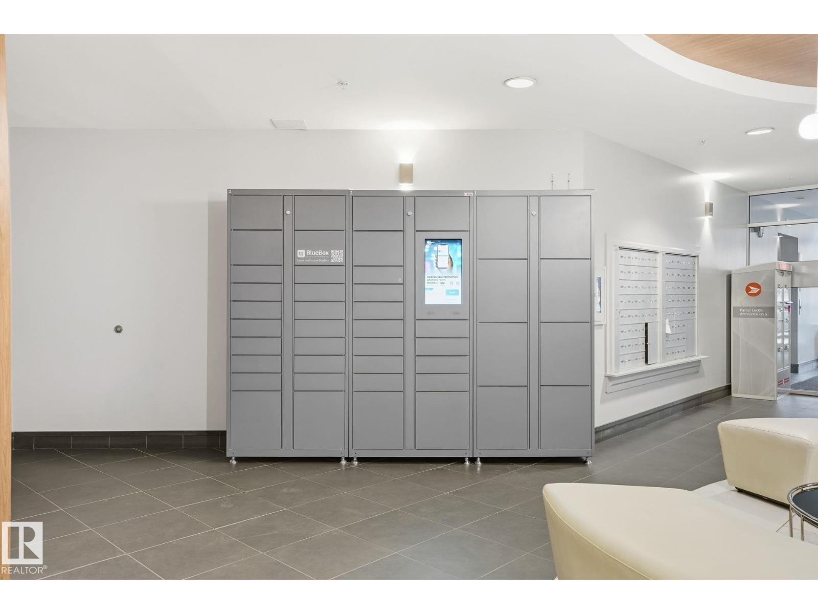 #902 10136 104 ST NW