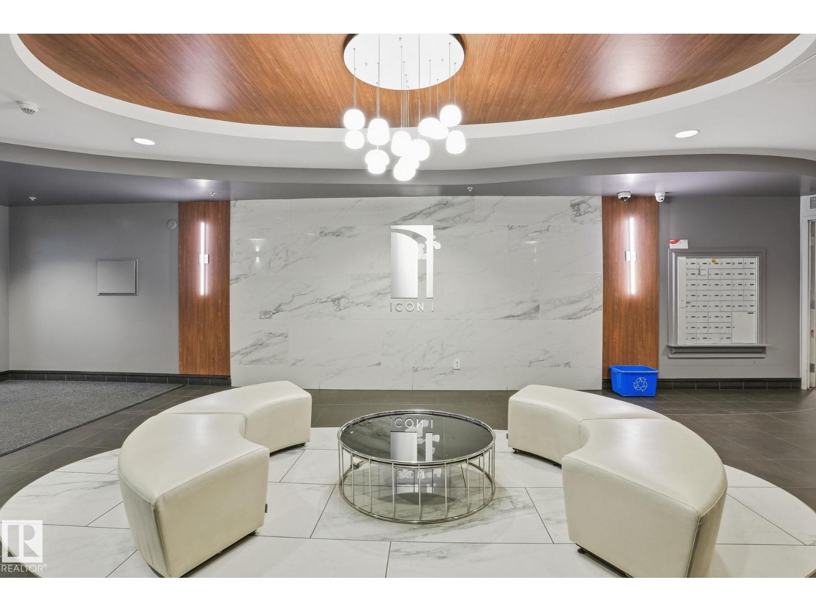 #902 10136 104 ST NW