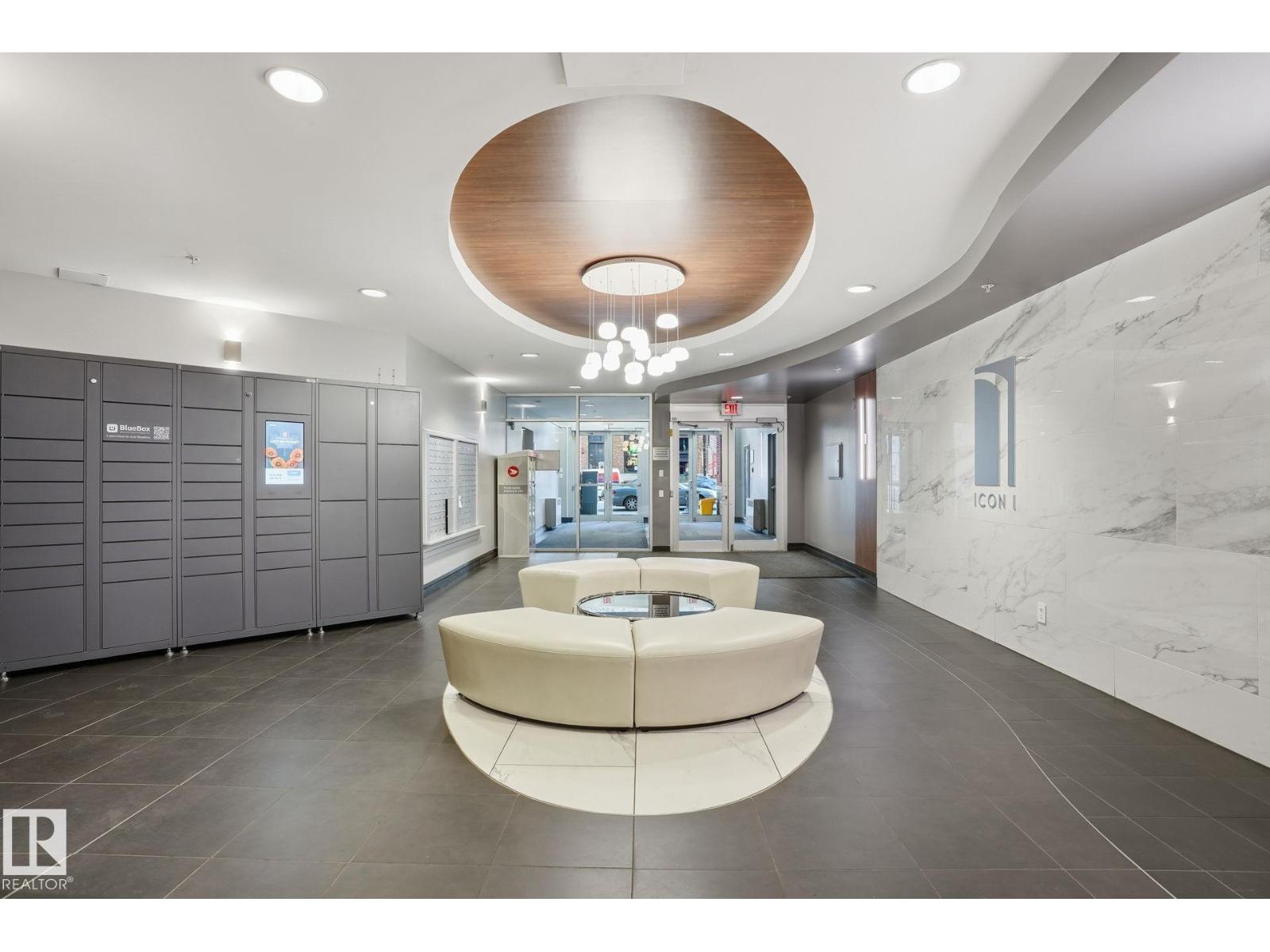 #902 10136 104 ST NW