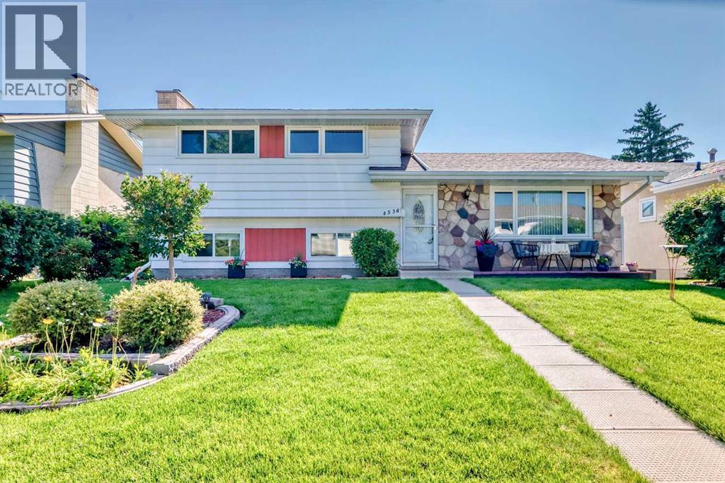 4536 Vandergrift Crescent NW