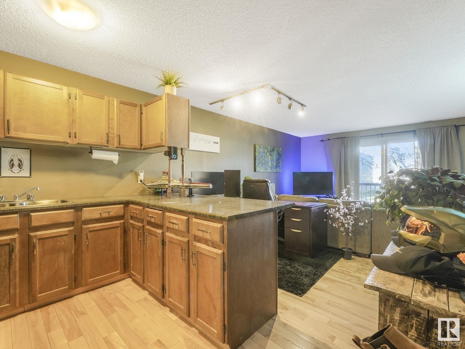 #9 10931 83 St NW NW
