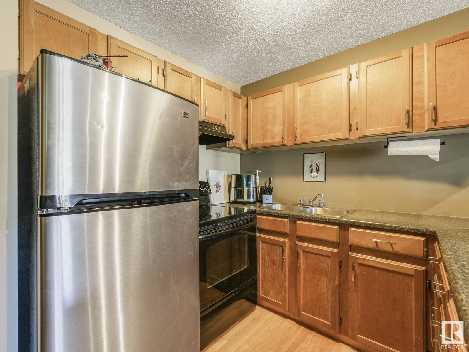 #9 10931 83 St NW NW