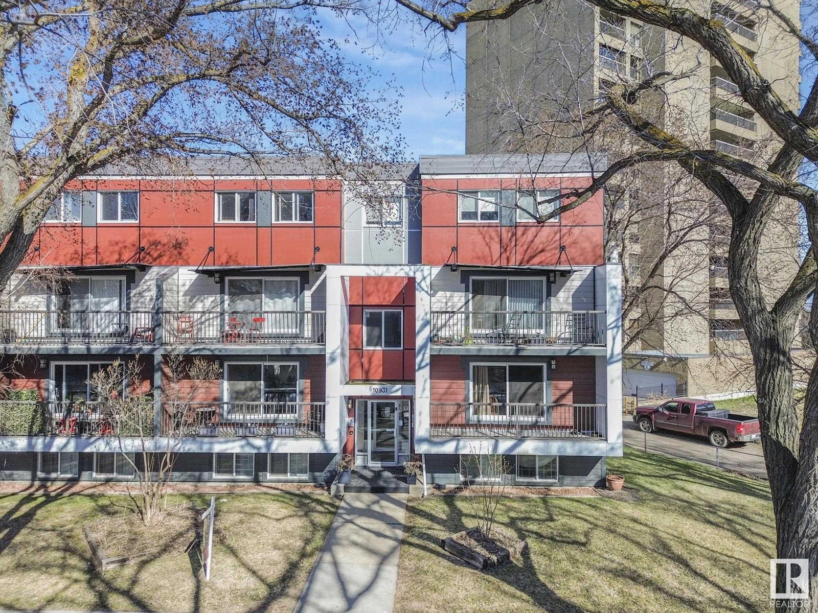 #9 10931 83 St NW NW