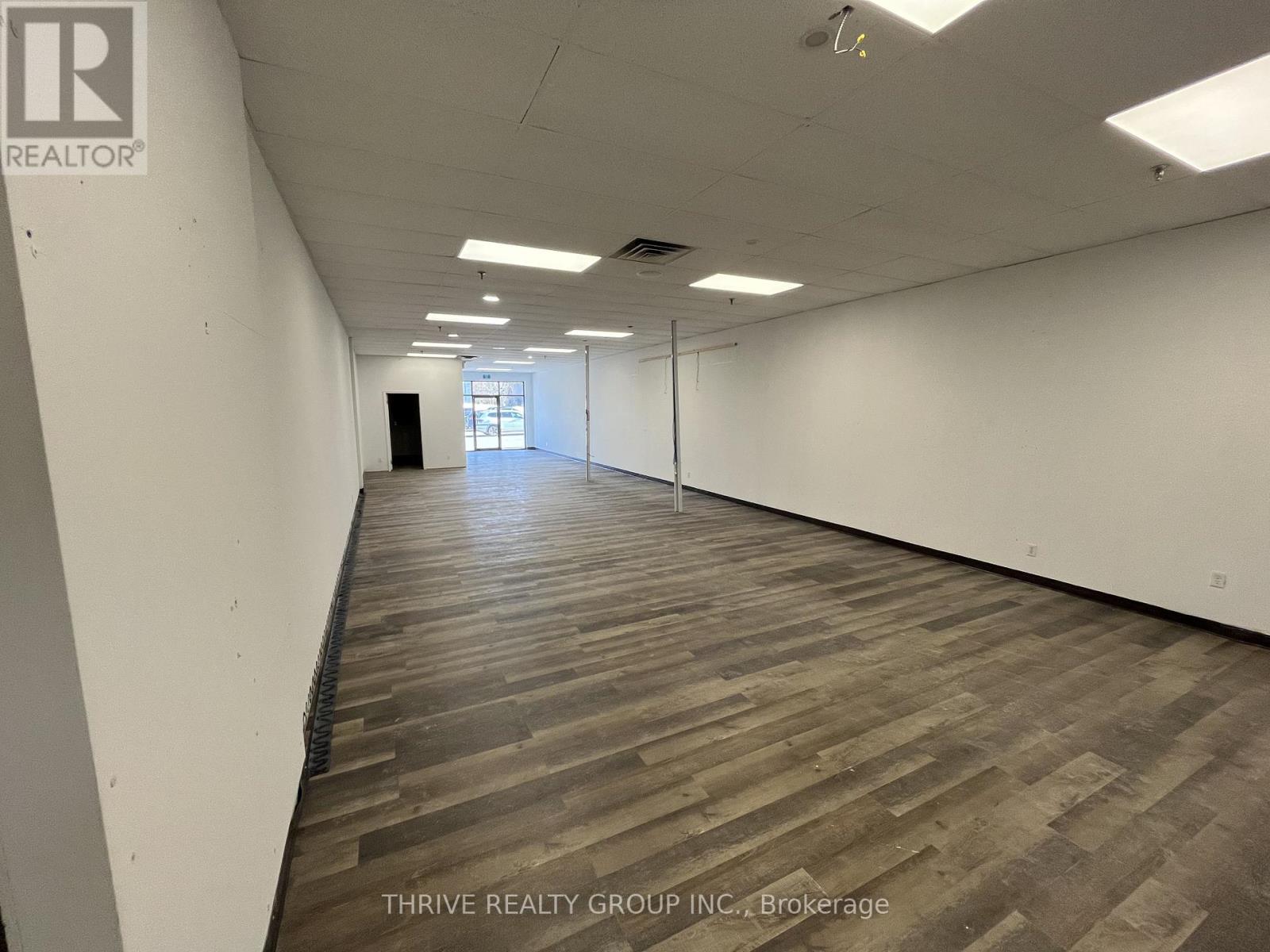 4 - 51 FRONT STREET E