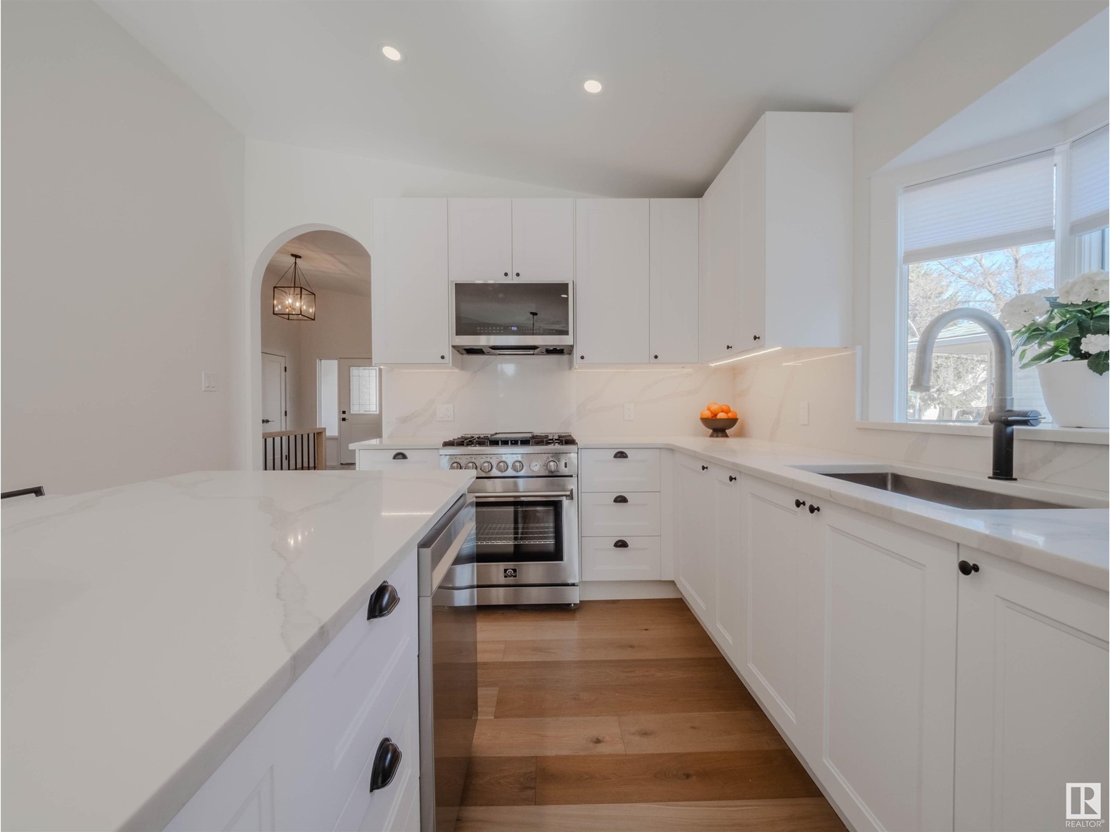 261 HEAGLE CR NW