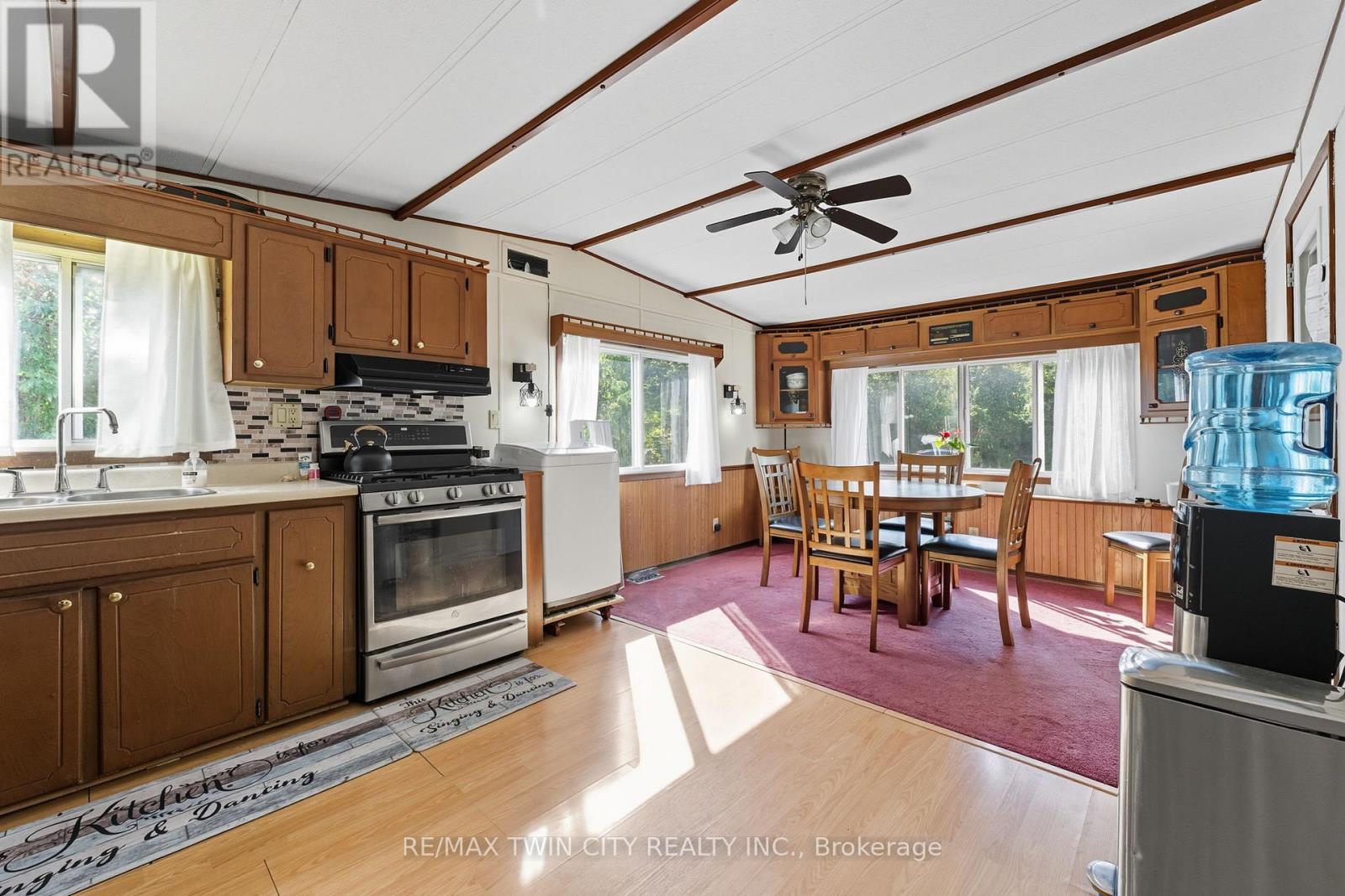 7 SUNVALLEY - 1429 SHEFFIELD ROAD