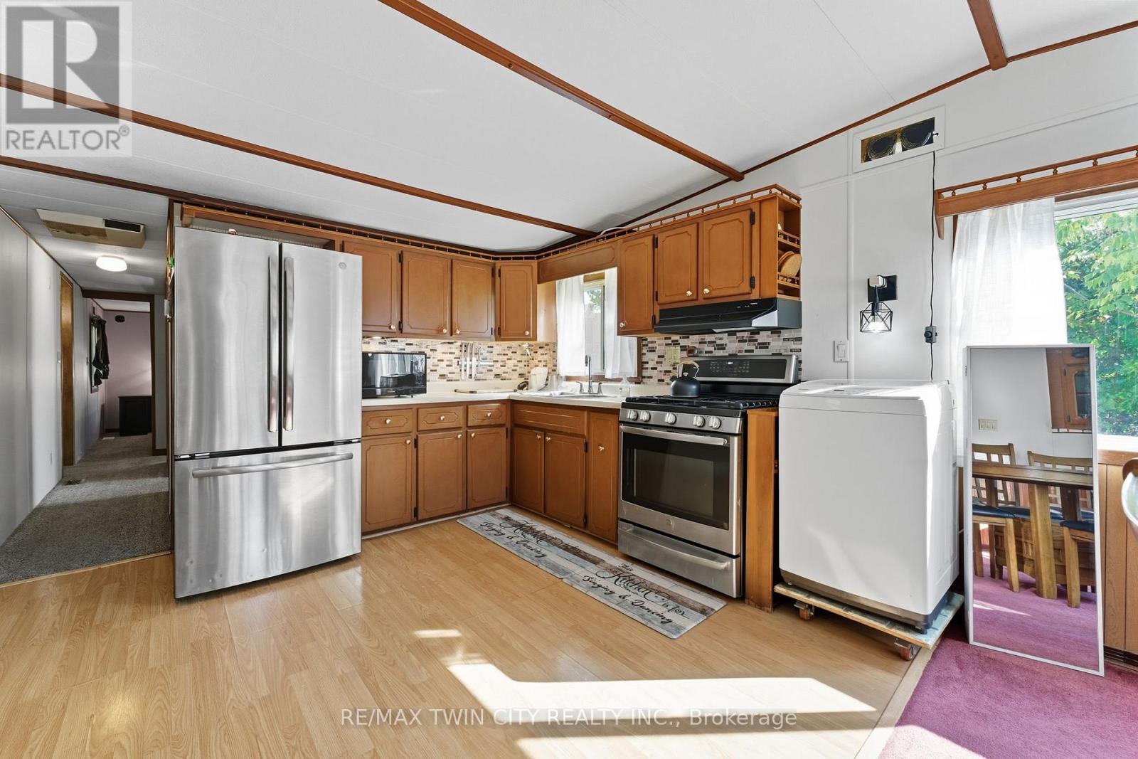 7 SUNVALLEY - 1429 SHEFFIELD ROAD