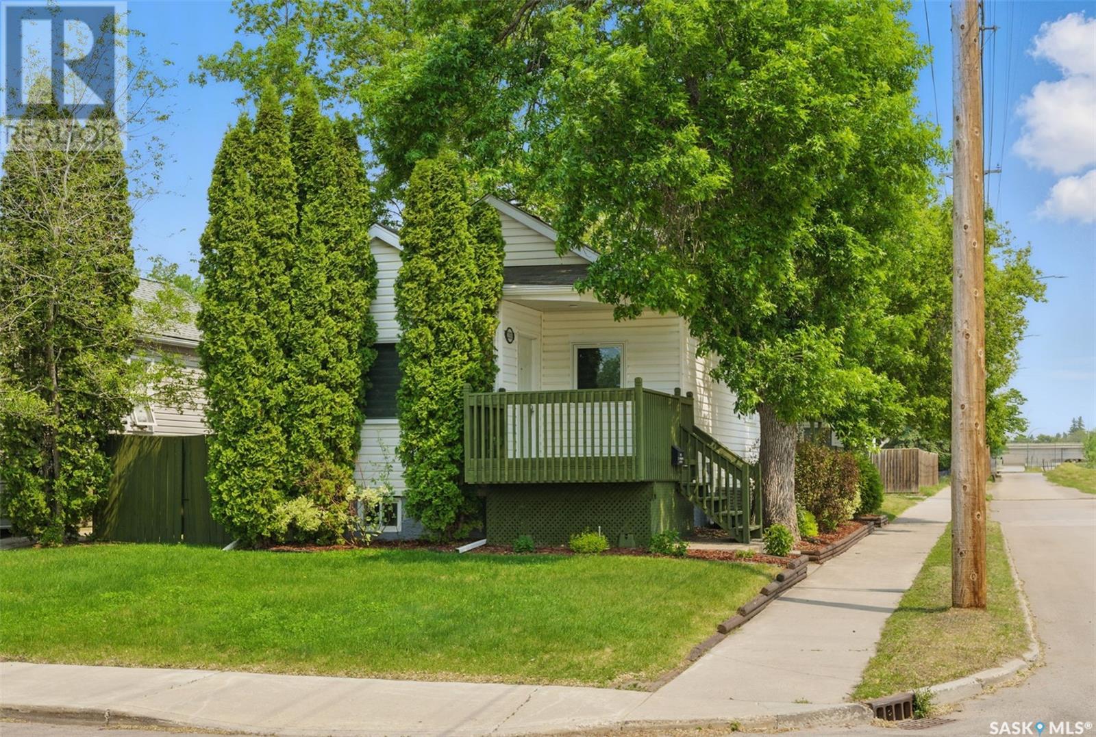 2333 St Andrews AVENUE