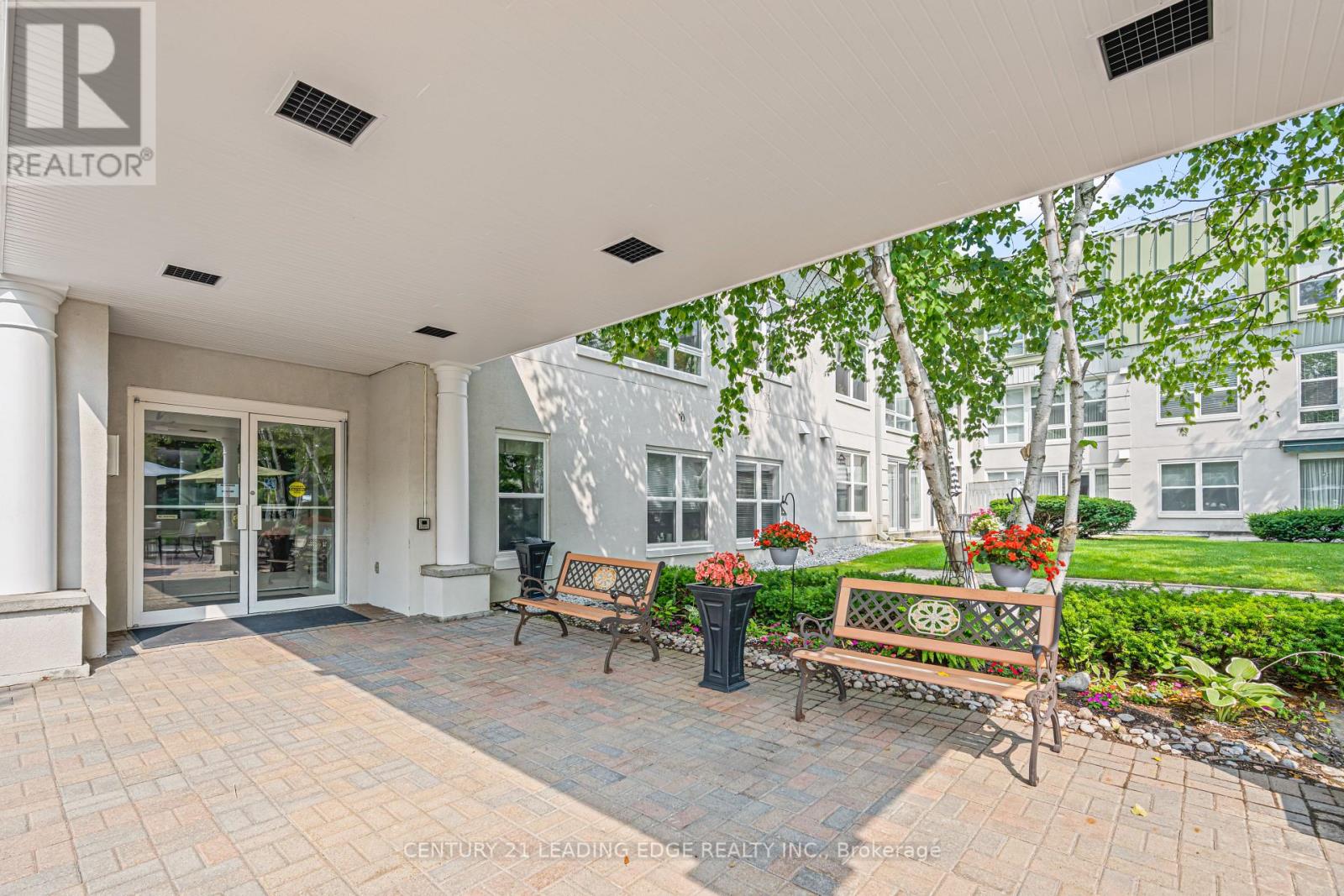 120 - 100 ANNA RUSSELL WAY