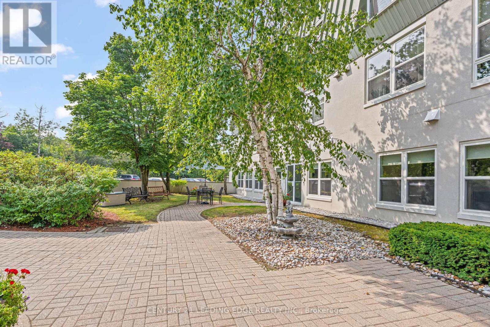 120 - 100 ANNA RUSSELL WAY