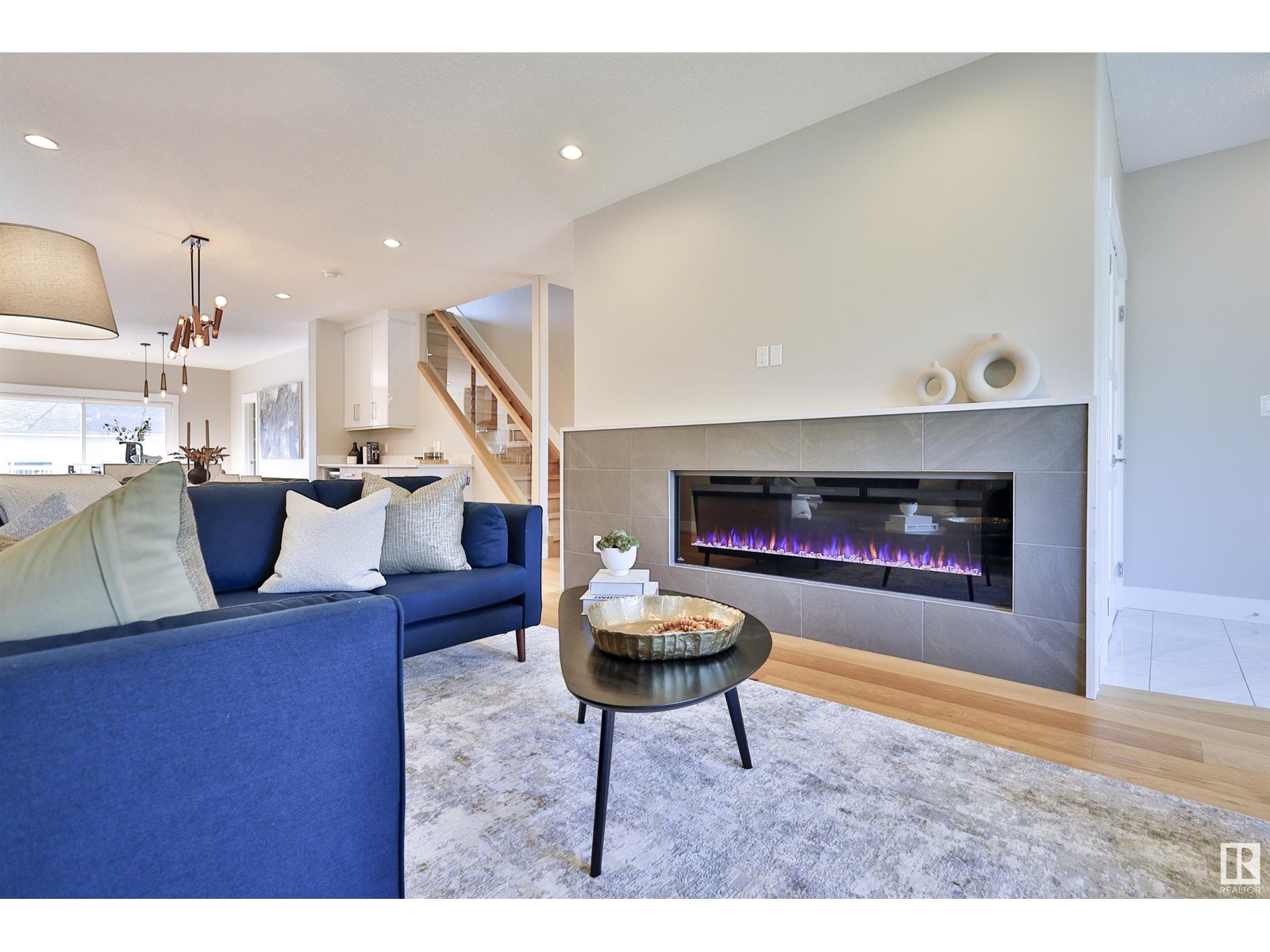8422 117 ST NW