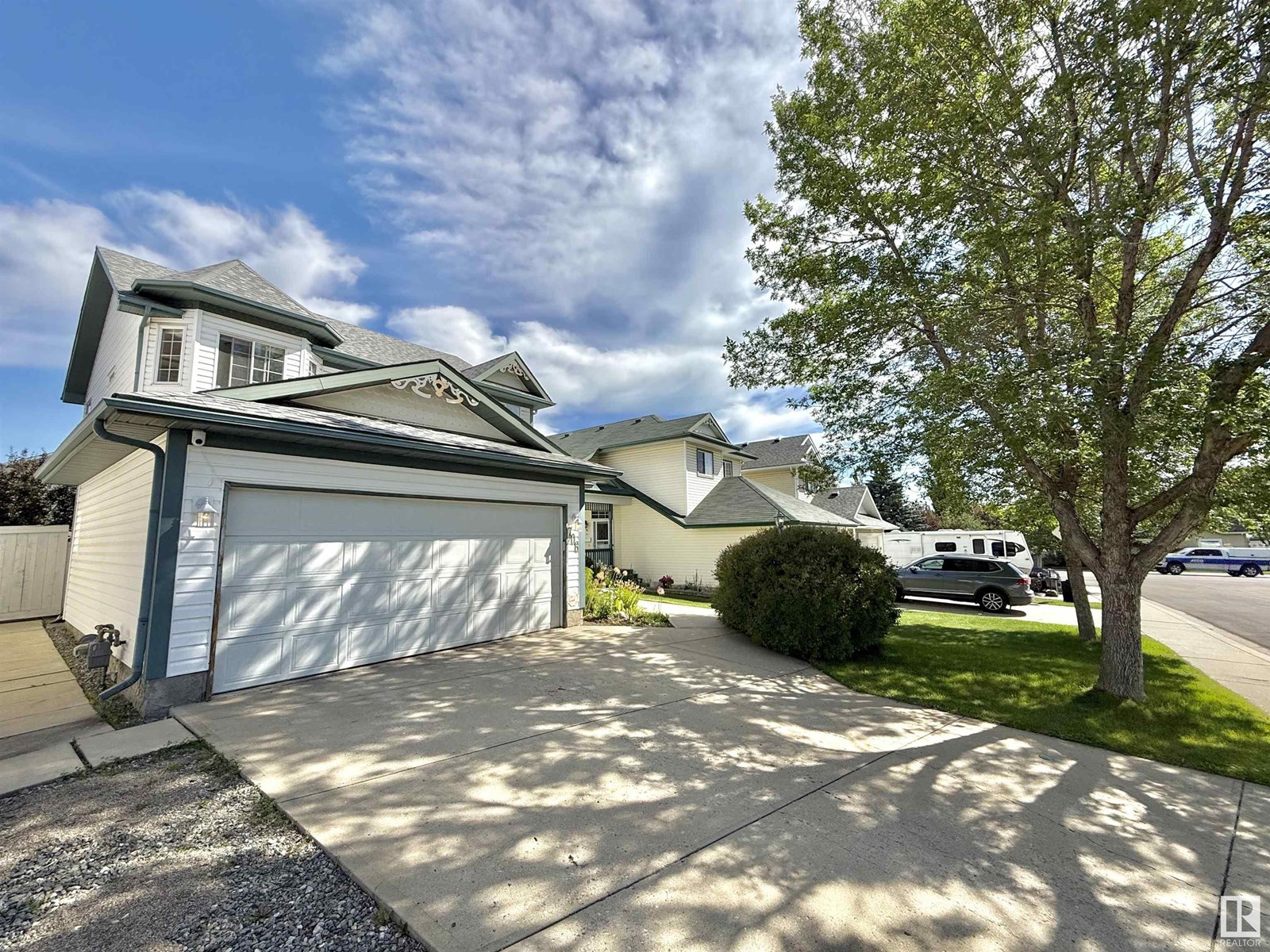 706 ORMSBY Road W NW NW