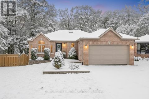 91 BENSON DRIVE Barrie (Sandy Hollow) ON L4N7Y4