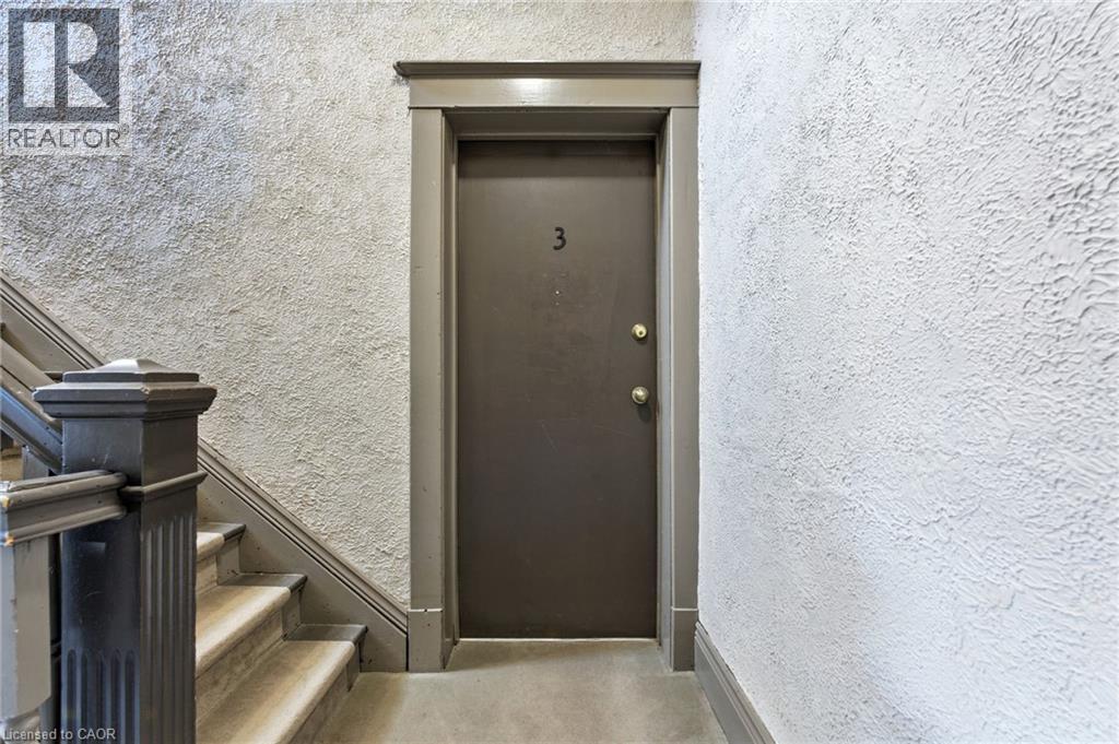 54 DUFFERIN Avenue Unit# 3