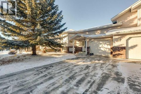 16 Lawrence Crescent Red Deer AB T4R2P2