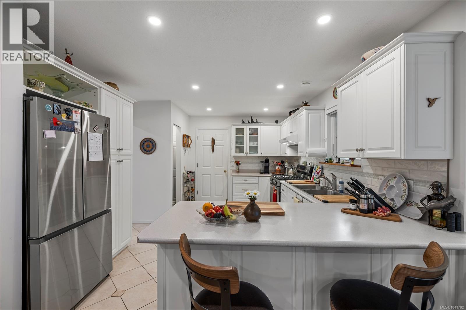 879 Aberdeen Dr