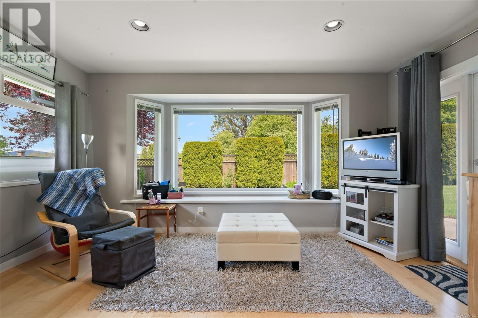 4267 Panorama Dr