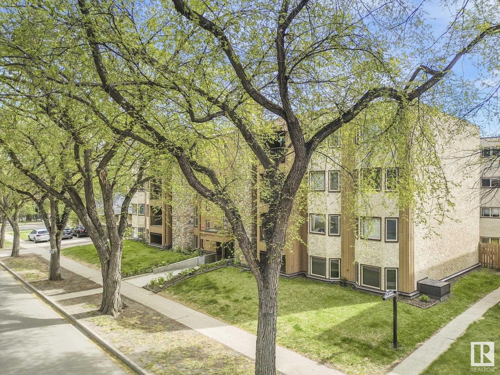 #202 10171 119 ST NW