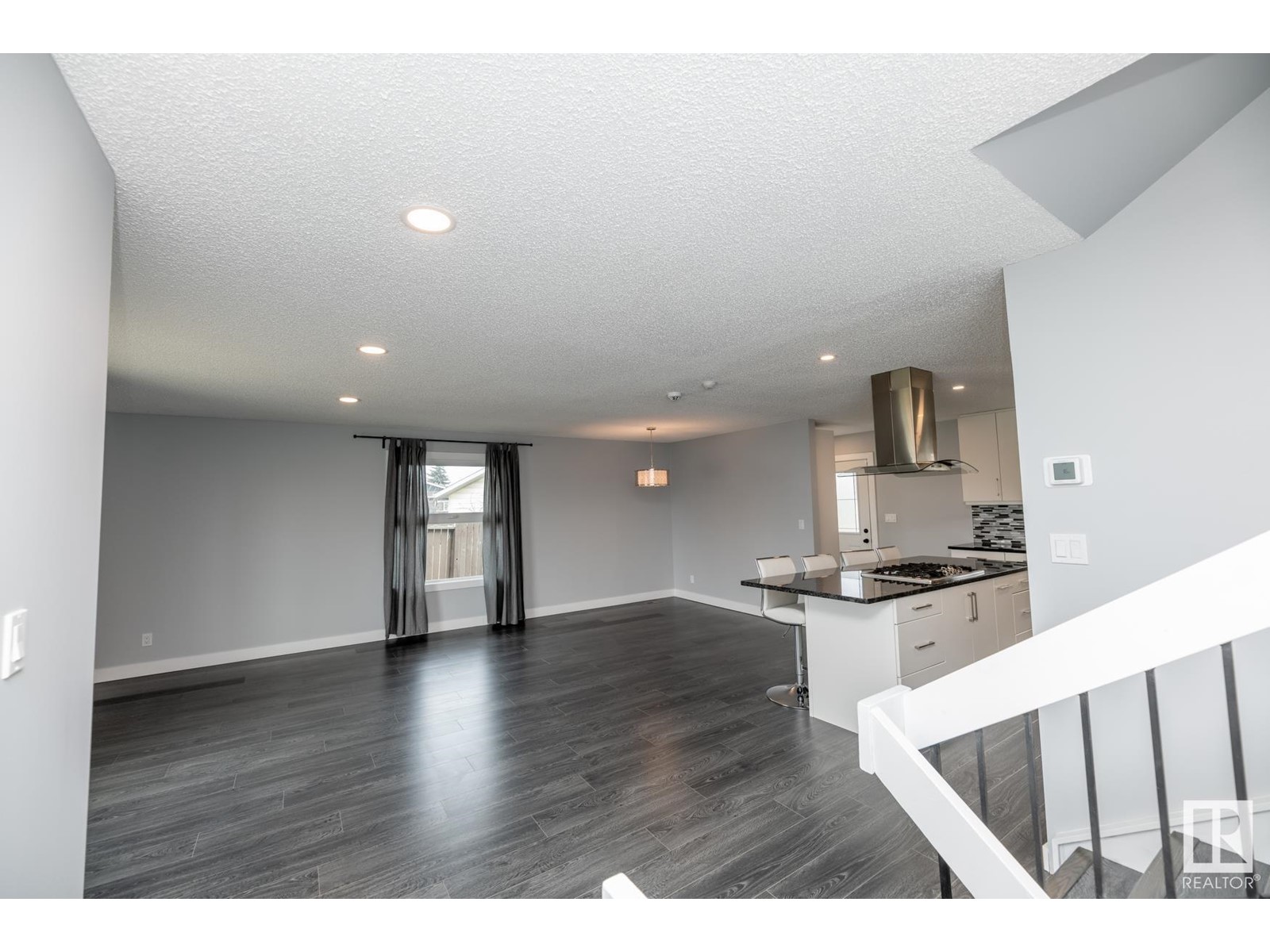 3314 145 AV NW