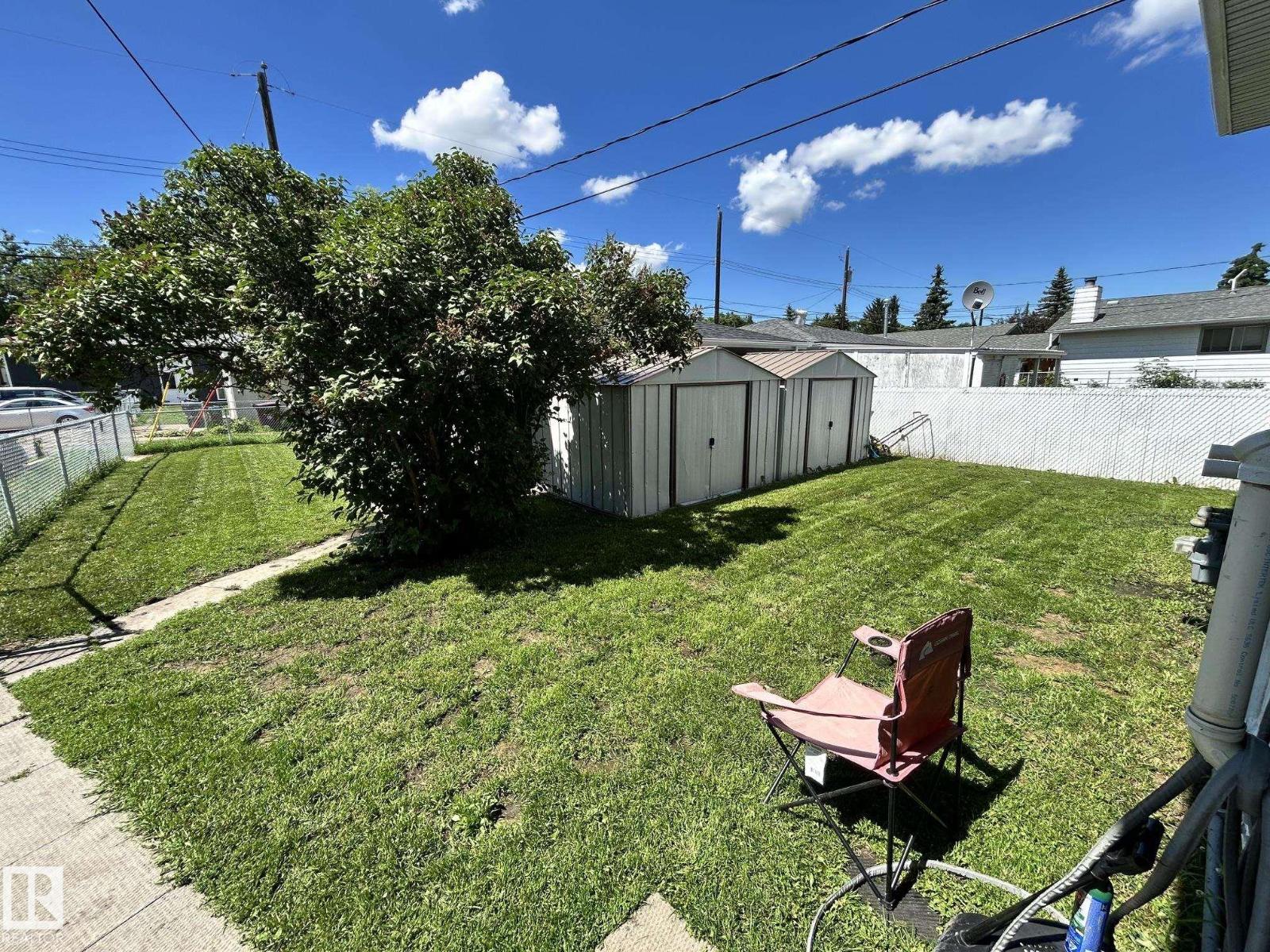 11812 45 ST NW