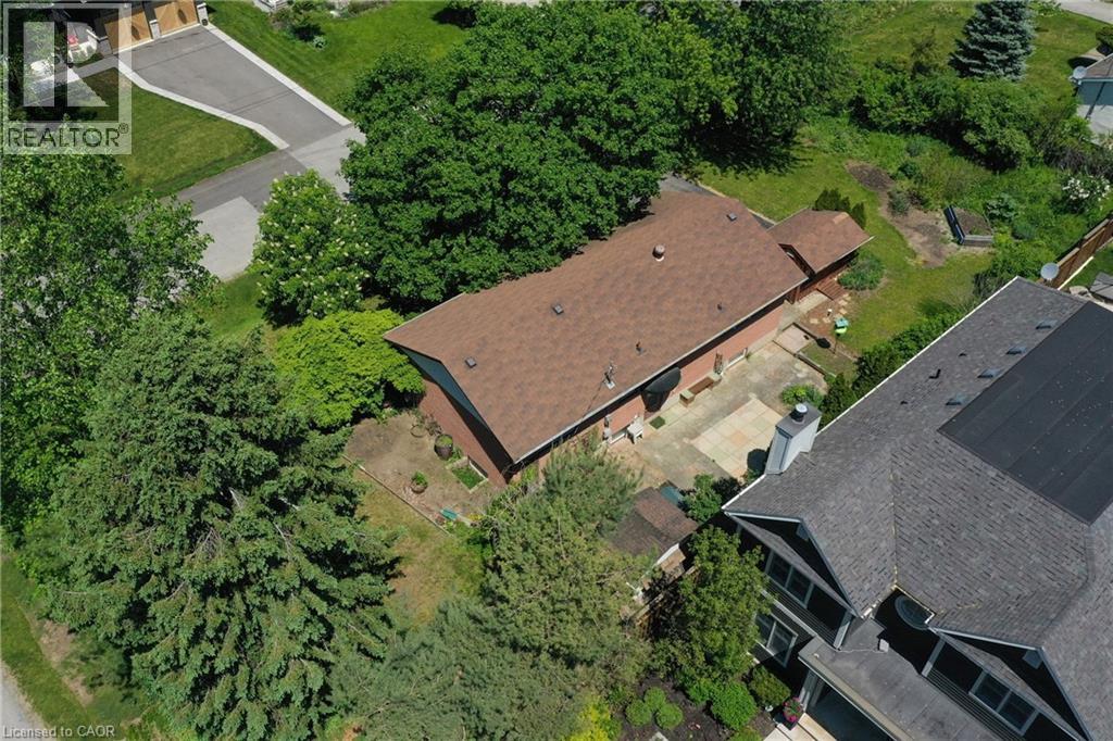 1304 AVON Crescent