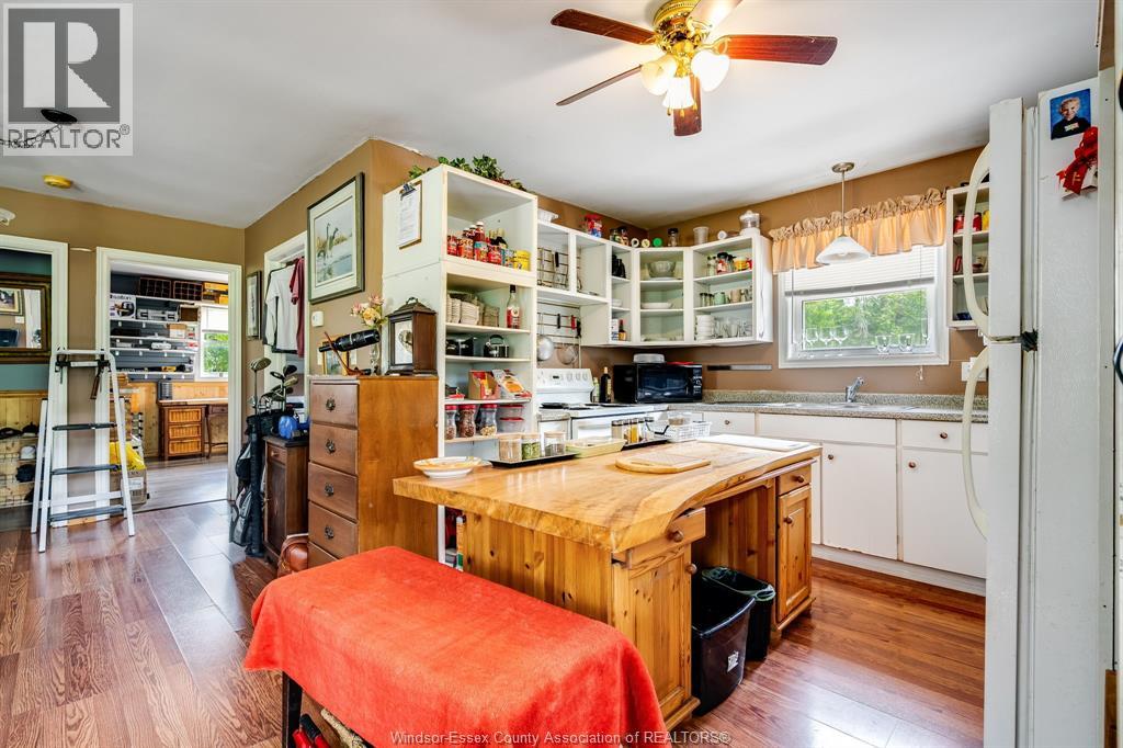 633 Point Pelee DRIVE