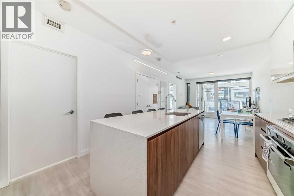 202, 327 9A Street NW