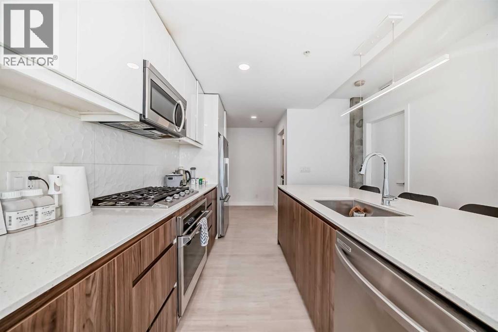 202, 327 9A Street NW