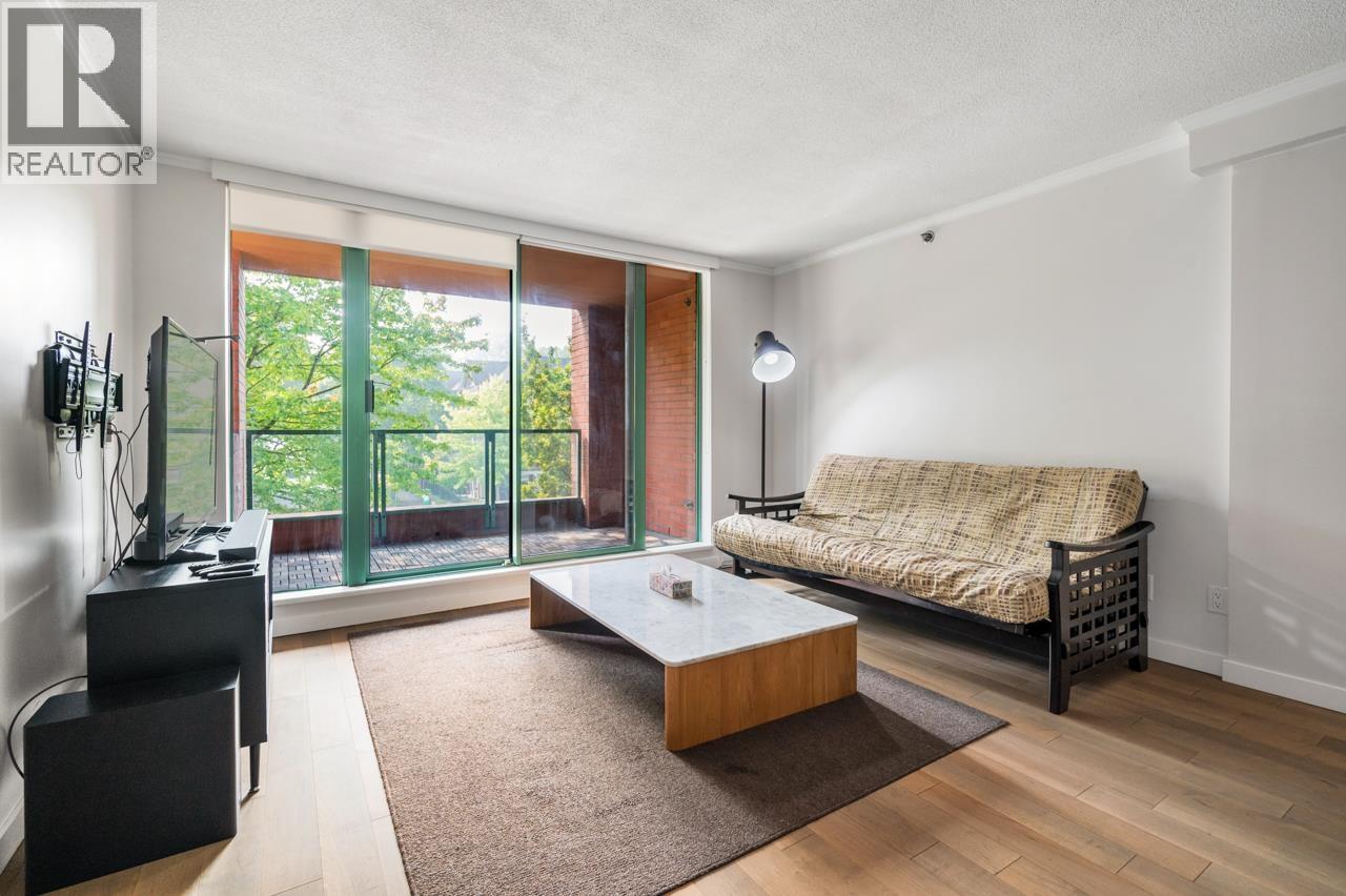 312 503 W 16TH AVENUE