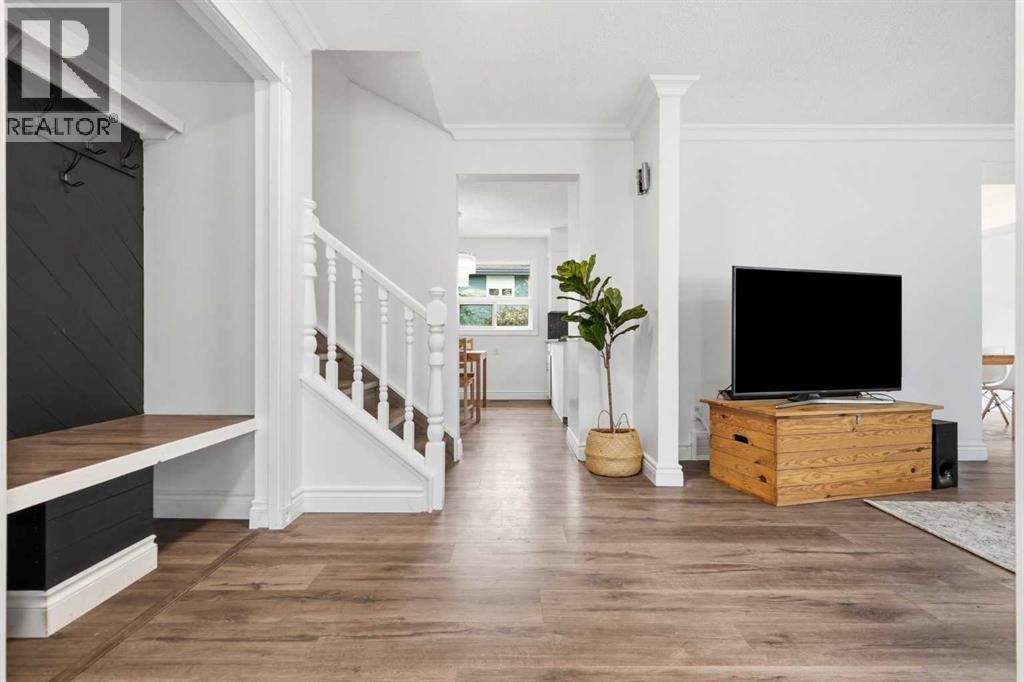 527 Deer Side Place SE