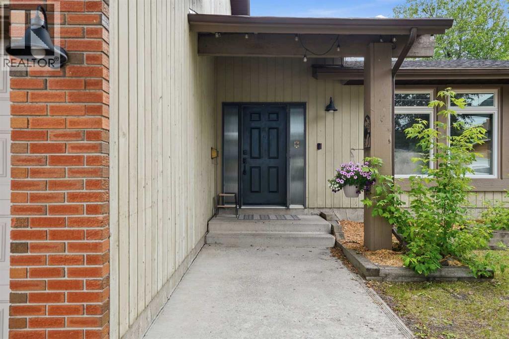 527 Deer Side Place SE