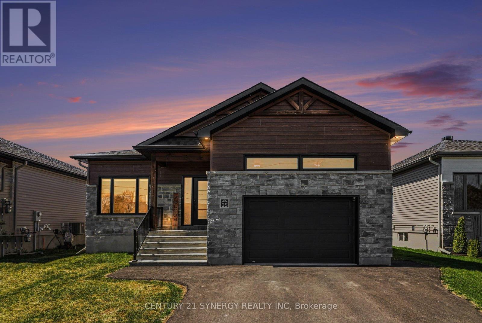 25 SARAH STREET