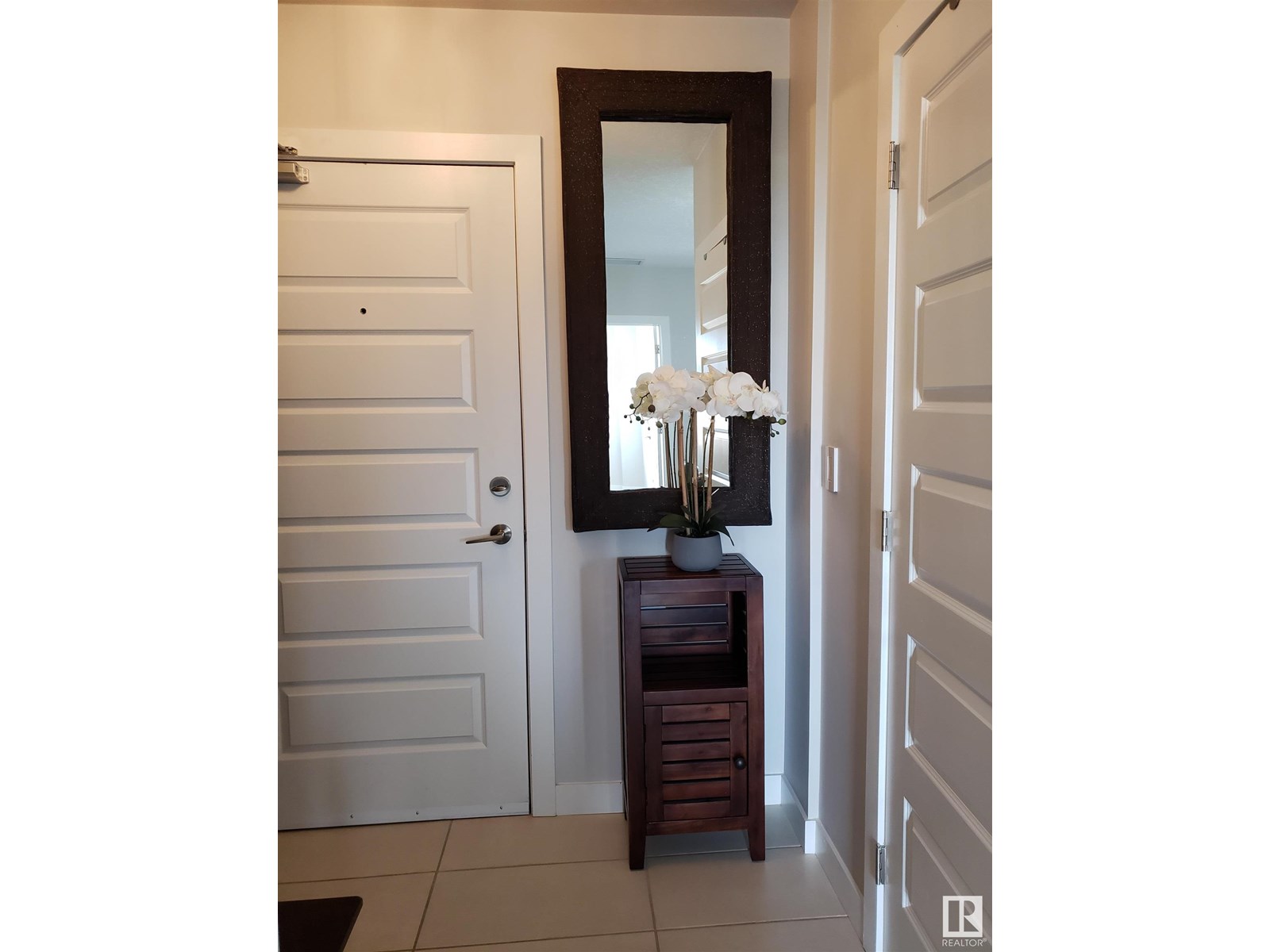 #416 5151 WINDERMERE BV SW