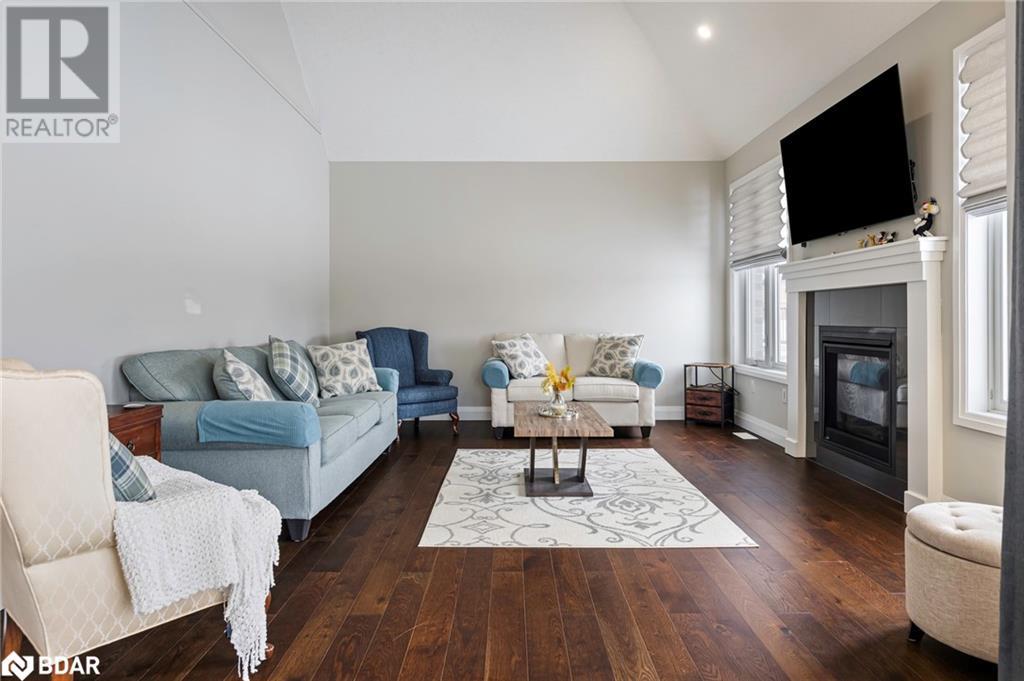 1 GRUNDY Crescent