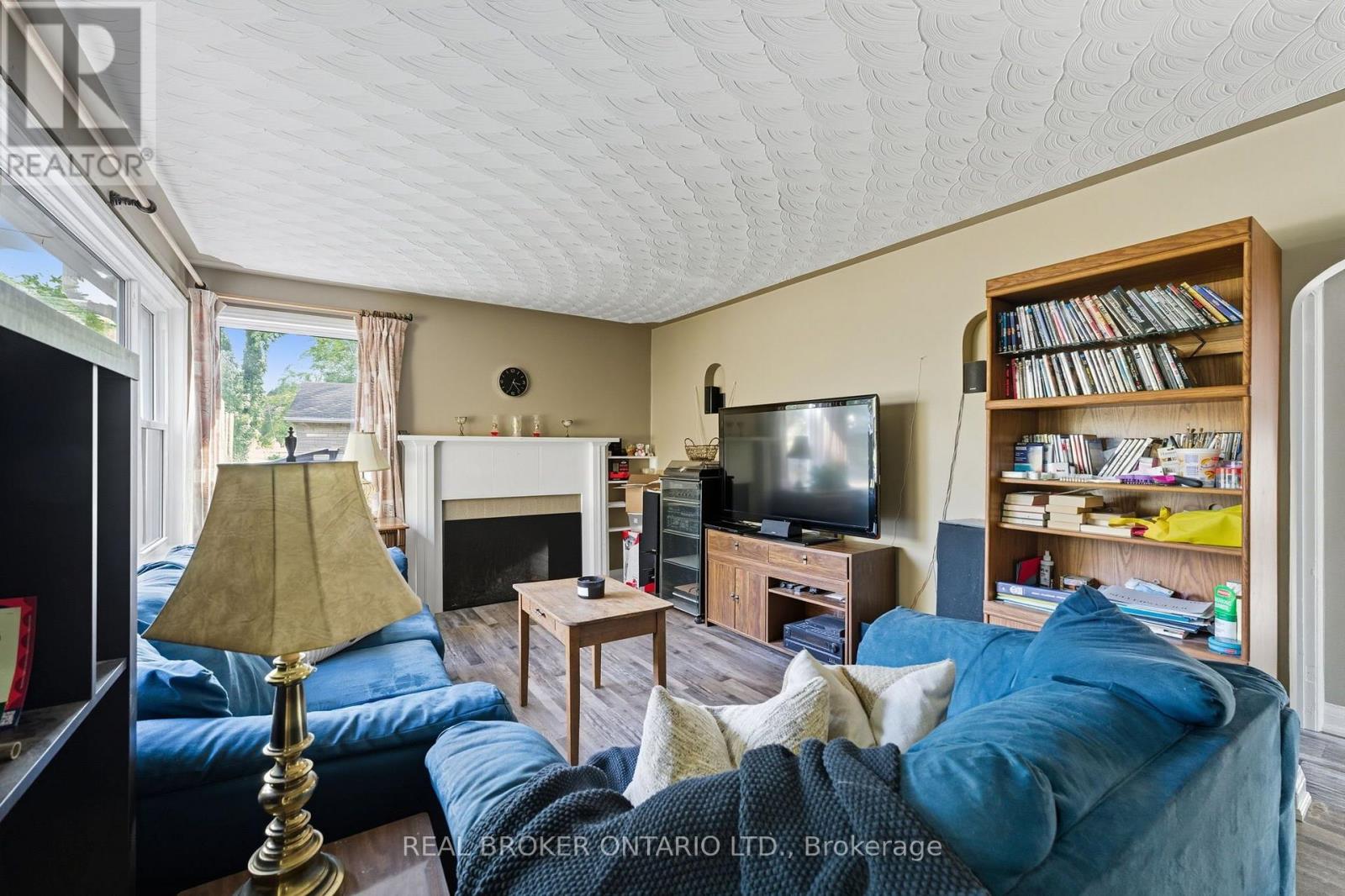 36 GIBSON DRIVE