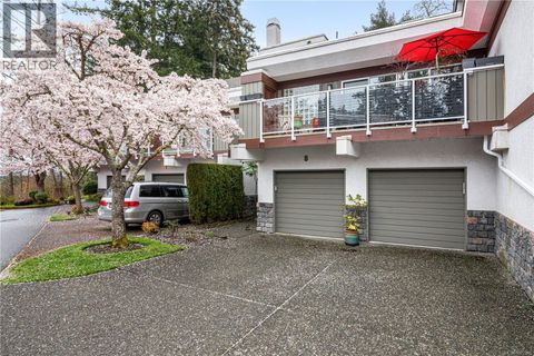 8 1063 Valewood Trail Saanich BC V8X5G5