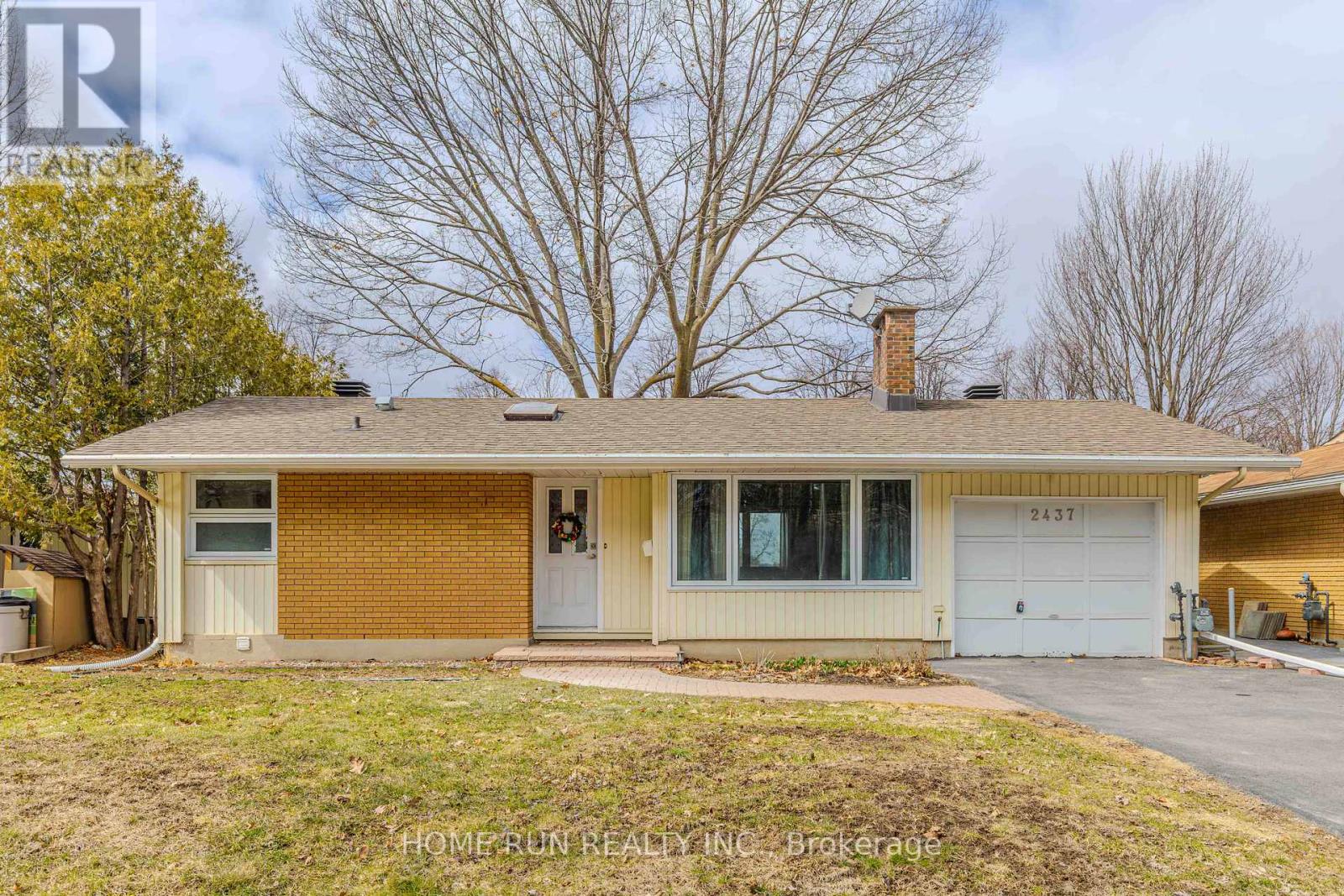 Photo 1 of 41 — 2437 BASELINE ROAD, Ottawa, ON K2C0E3