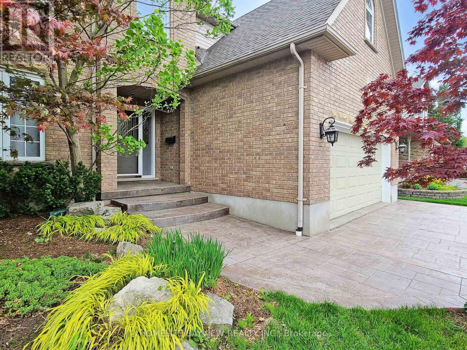 574 SANDBANKS CRESCENT