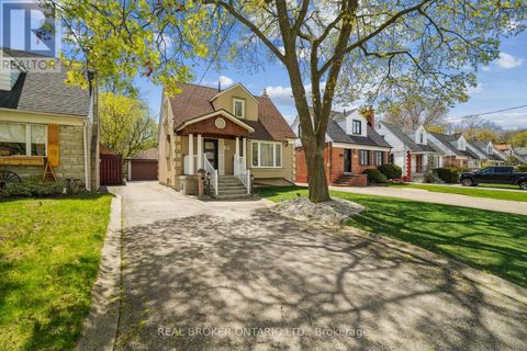 38 RIVERVIEW HEIGHTS Toronto (Humber Heights) ON M9P2N4